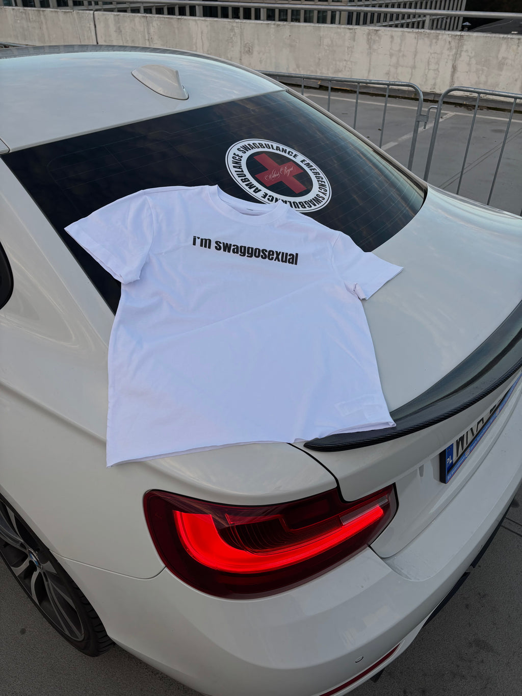 I'M SWAGGOSEXUAL TEE WHITE