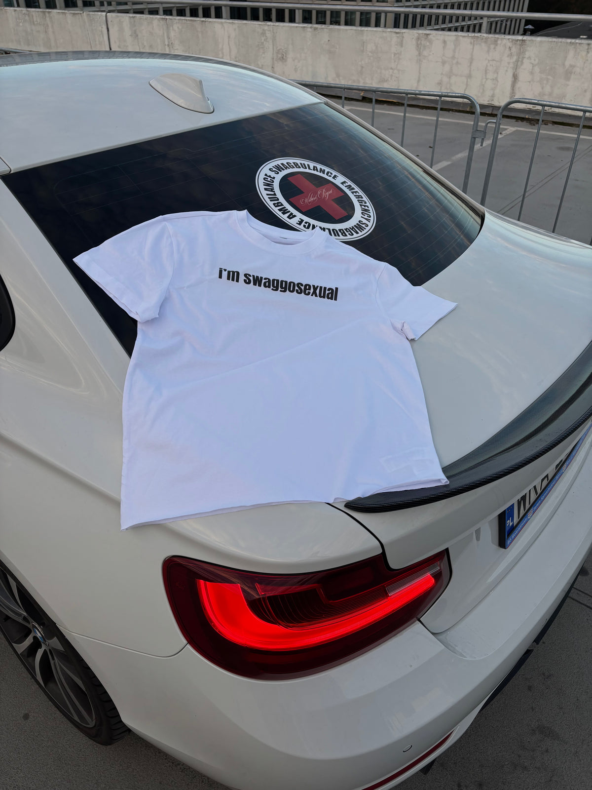 I'M SWAGGOSEXUAL TEE WHITE