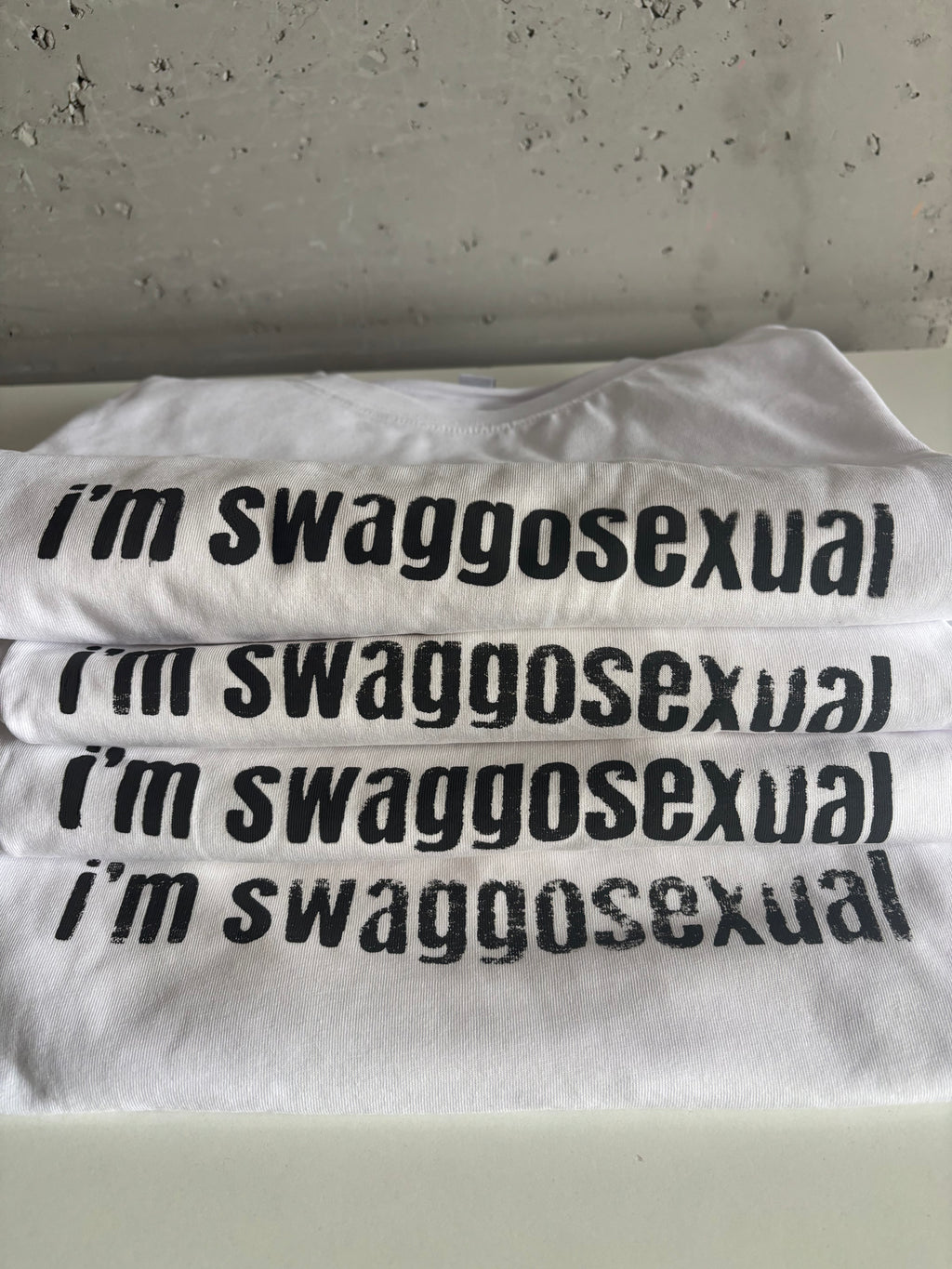 I'M SWAGGOSEXUAL TEE WHITE WASHED