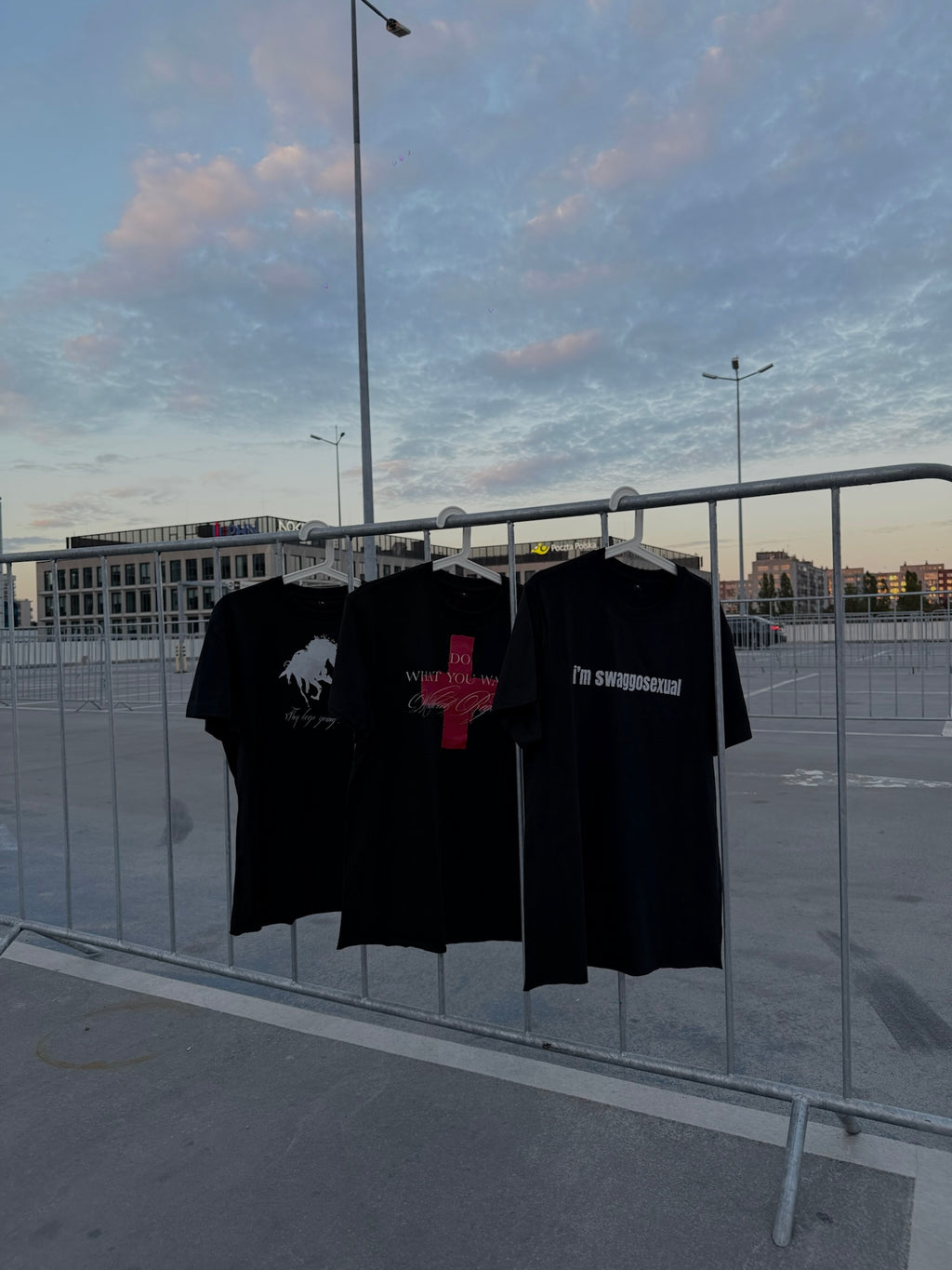 WITHOUT REGRET TEE BLACK